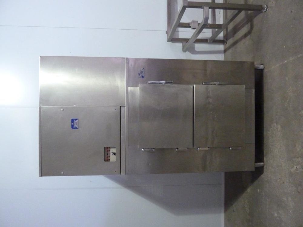 Ziegra Chip Ice Machine With Bin
