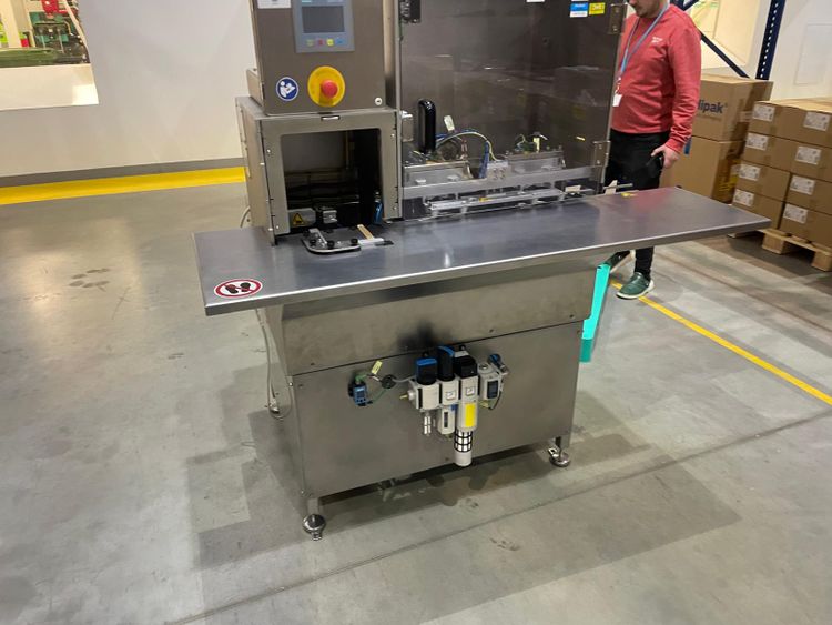 Thom SI‐900, Spout Inser­ter Machi­ne for Premade Pouches