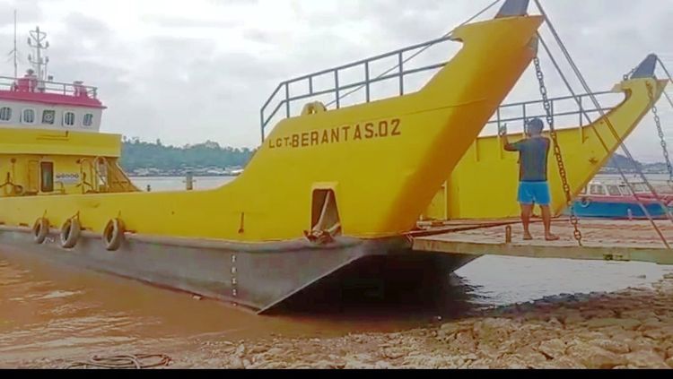 25m LCT GRT 62t.