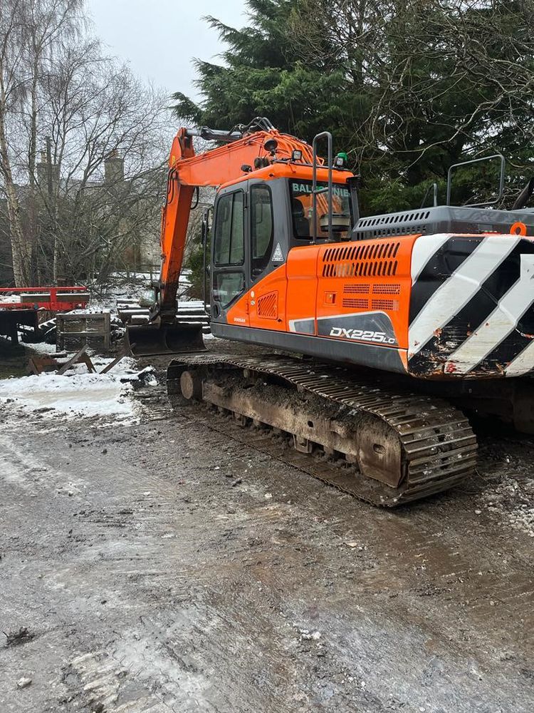 Doosan DX225LC-5 Tracked Excavator