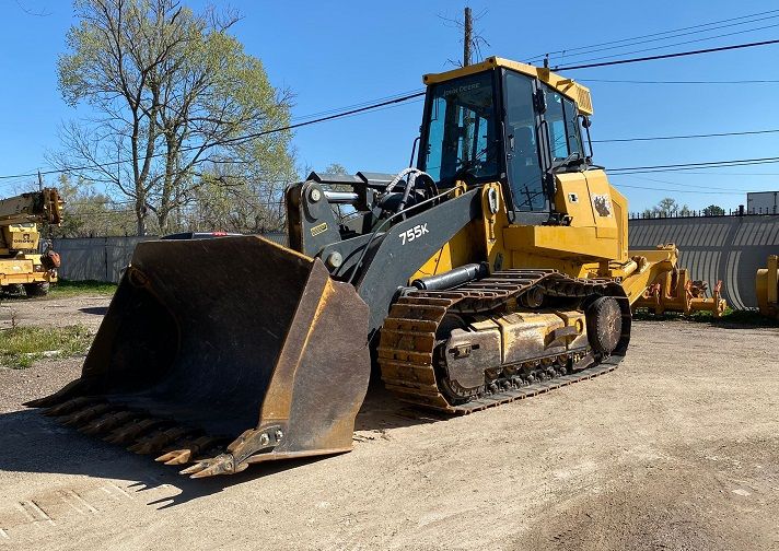 John Deere 755K Loader