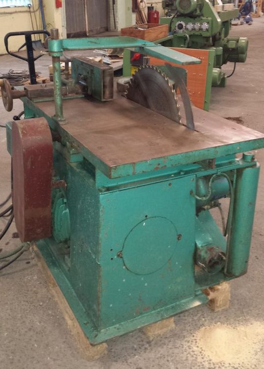 BMR 700 Splitting saw