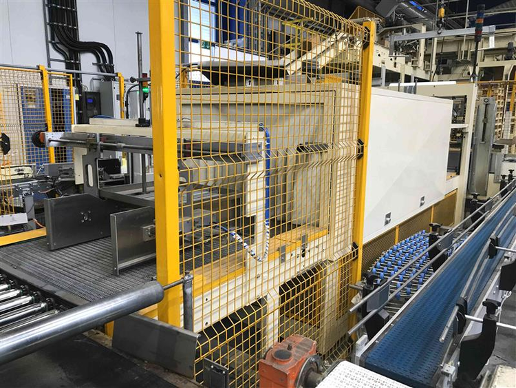 MacDue H100/A, Tray packer with shrink packer