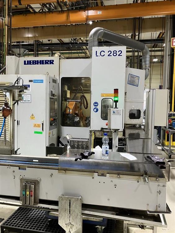 Liebherr LC282 Variabl Gear hobbing machine - vertical