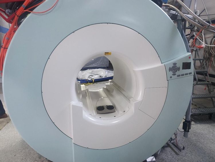 Siemens ESPREE 1.5T MRI