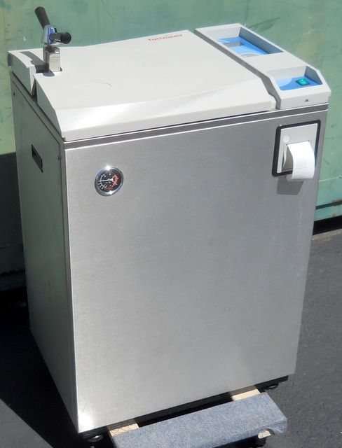 Tuttnauer 3870ELVC Autoclave / Steam Sterilizer