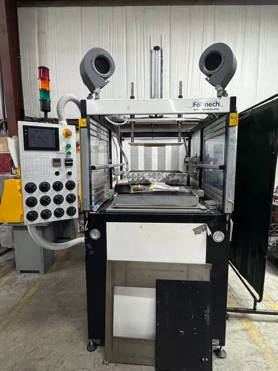 Formech 750 Thermoformer