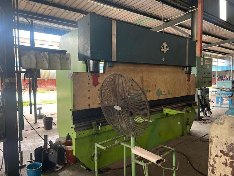 Tian Shui W67Y - 160/4000  1600 kN