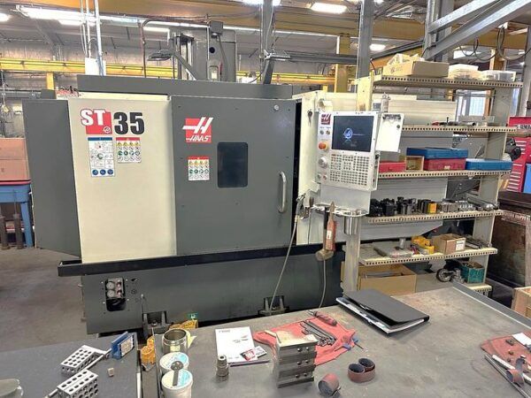 Haas CNC Control 3,200 RPM ST-35 2 Axis