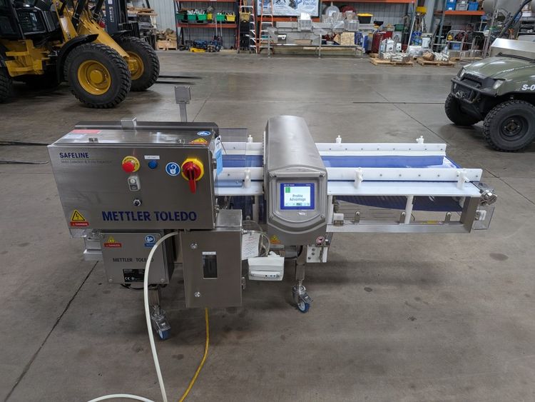Mettler Toledo Safeline Metal Detector w/ retracting reject