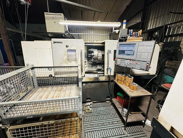 Okuma OSP-P300L-R 5000 rpm L300E-M 3 Axis