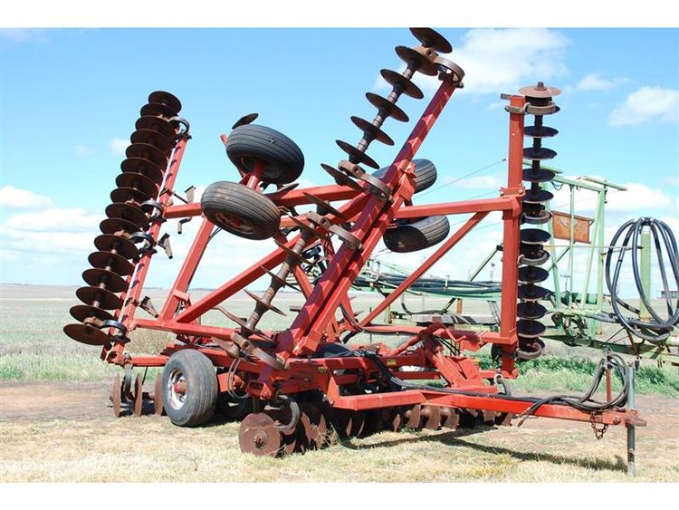 Case 3950 Disc harrow cultivator