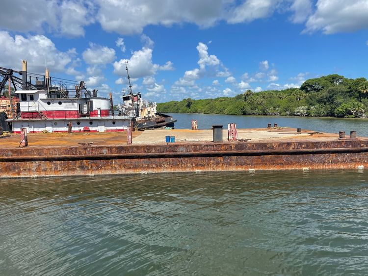 110’ x 45’ x 6’ FLAT DECK BARGE