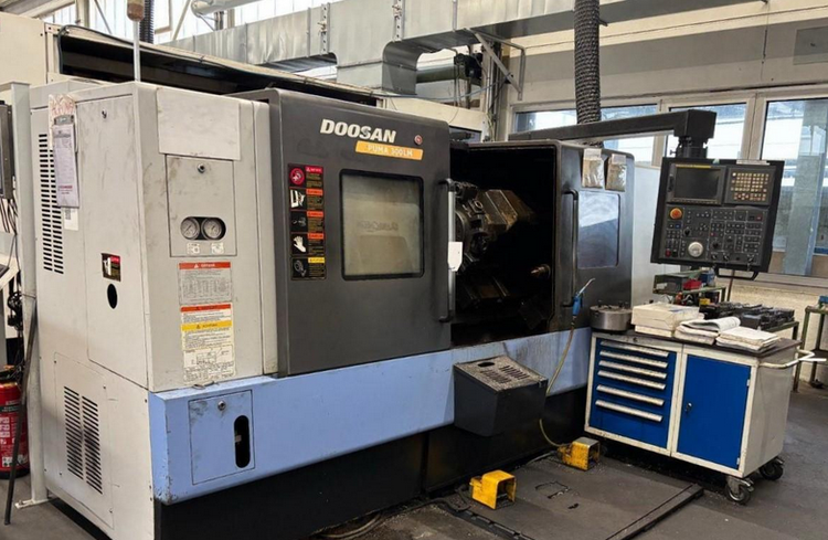 Doosan FANUC 21i-TB 3500 rpm PUMA 300LMB LATHE 3 Axis