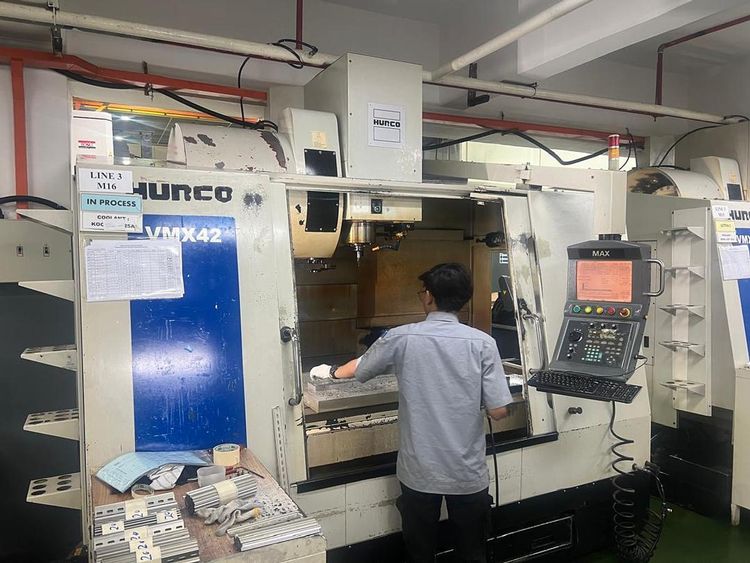 Hurco VMX42 3 Axis