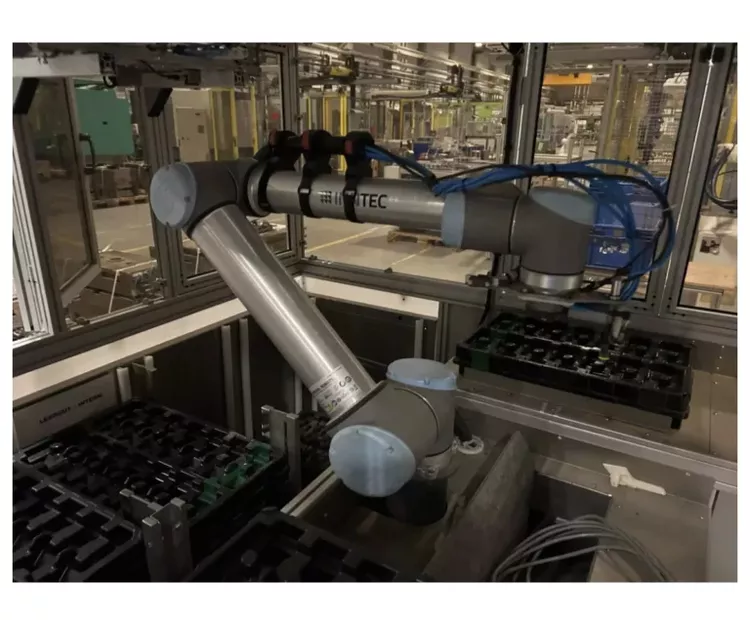 UNIVERSAL UR10 6 Axis