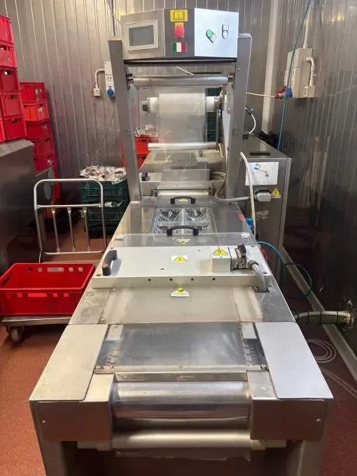 Saccardo 320/235  Thermoforming machine