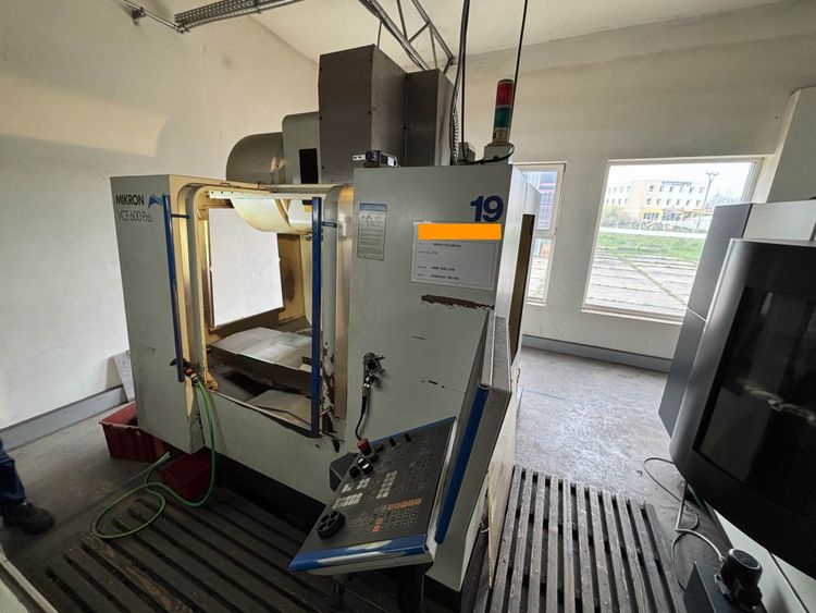 Mikron VCE600  3 Axis