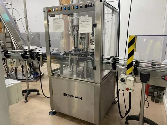 Technovin TV E/ VA 3 Capper