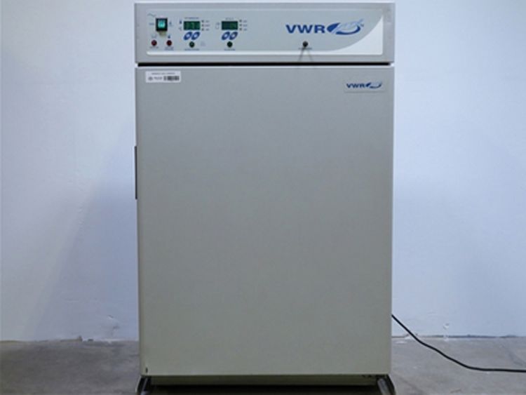VWR 2300 Water Jacketed CO2 Incubator