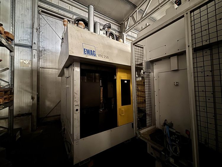 2 Emag VTC 250 DUO TWIN included 3 Axis