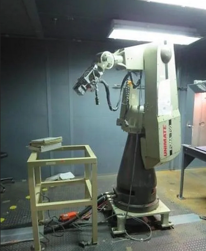 UNIMATE PUMA 762 6 Axis 44 lb (20 kg)