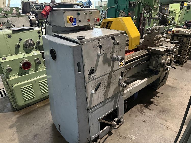 TUR Engine Lathe Variable Speed 50 / 750