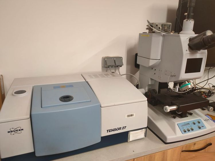 Bruker Tensor 27 TFIR infrared spectrometer