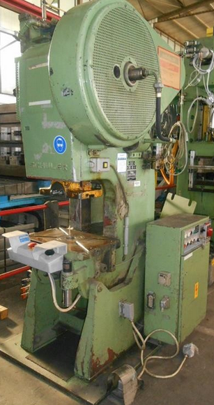 Schuler PN 25/200  25 t