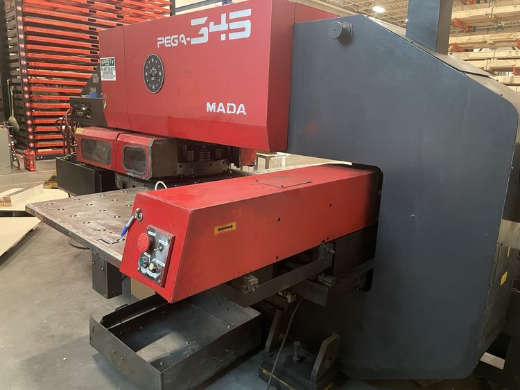 Amada PEGA 30450Q 33 tons