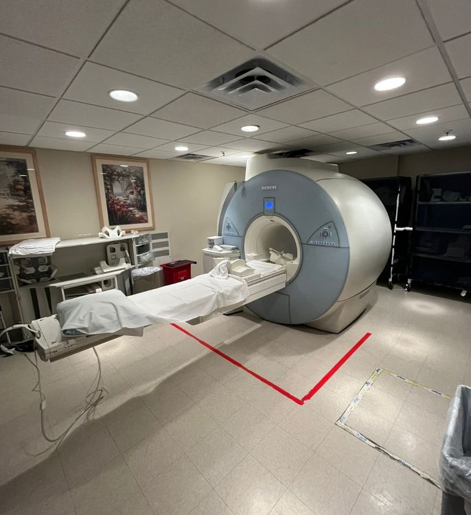 Siemens 1.T Avanto 18CH MRI