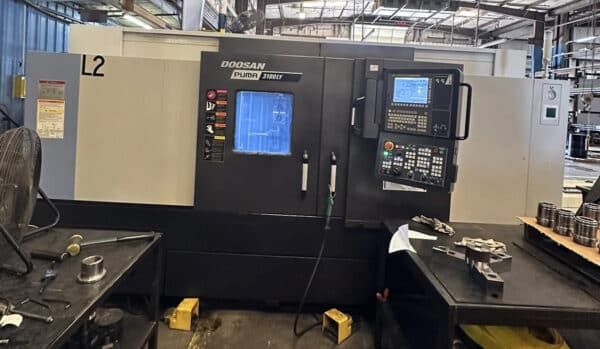 Doosan Fanuc i CNC Control 2800 RPM Puma 3100LY 3 Axis