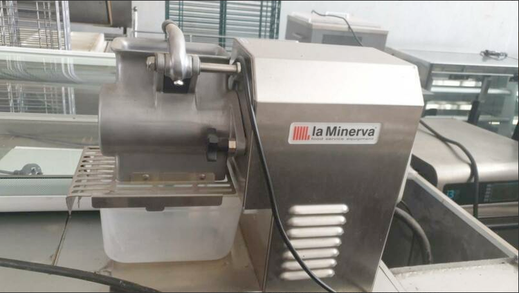 La Minerva Chocolate – Cheese Grater Machine