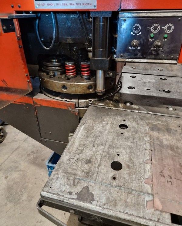 Amada ARIES 222 Punch Press