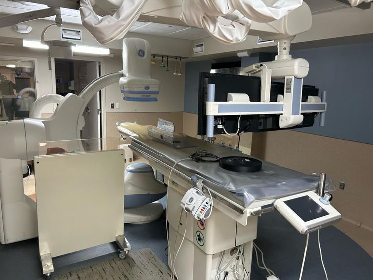 GE Innova 2100 IQ Cath Lab