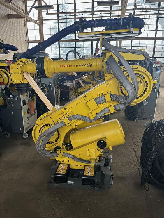 Fanuc R-2000iB/210F 5 Axis 210 kg