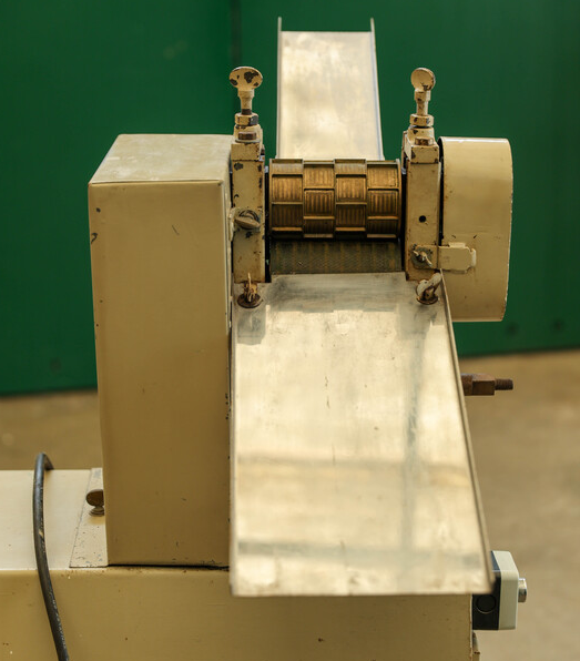 Cylinder frame for artisanal confectionery