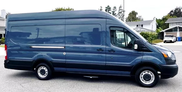 Ford Transit 2500 Hi-Top Live Talent/Interview Van