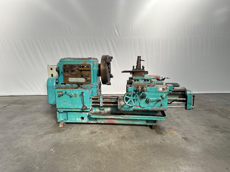 Poreba Engine Lathe 1000 rpm TR 70C