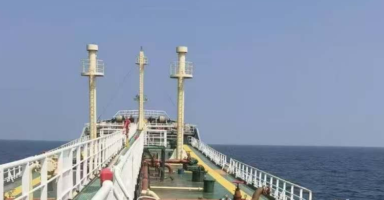 Double-Hull Oil Tanker 7,020 tons