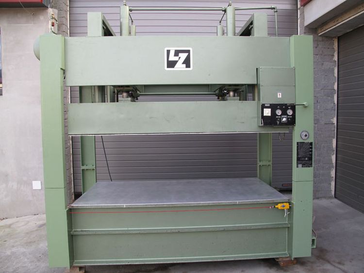 Langzauner Hydraulic press for veneering