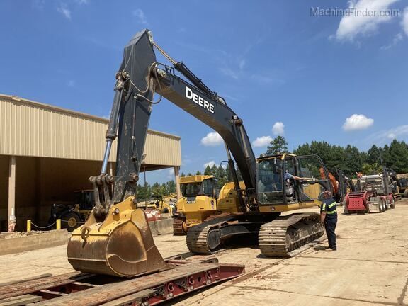 John Deere 300G LC Excavators