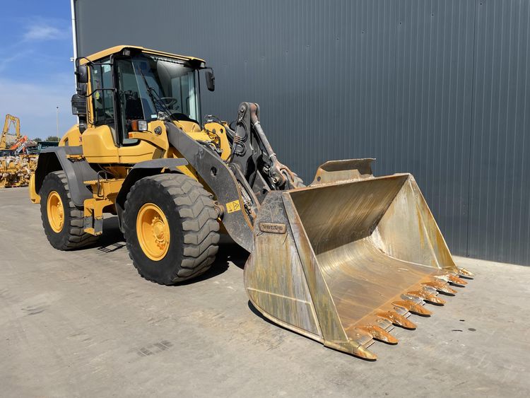 Volvo L90G Wheel Loader