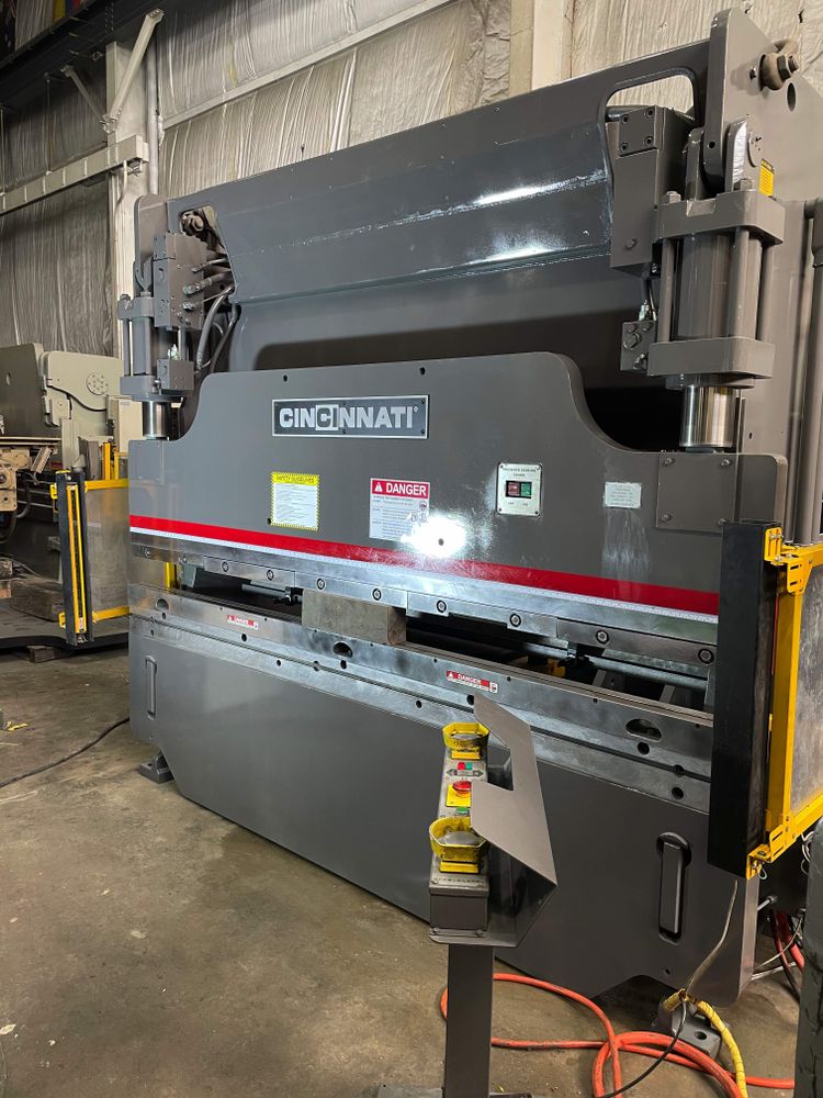 Cincinnati 90CBII CNC Press Brake 90 TONS