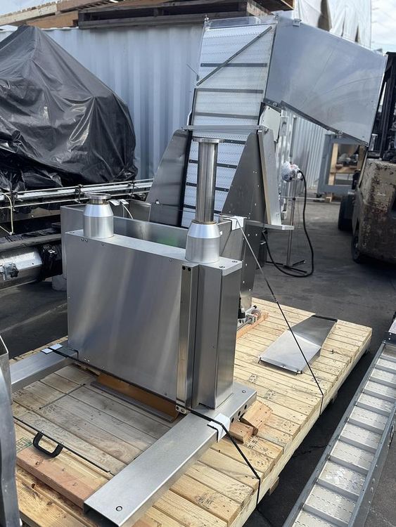 Tub Capper with Elevator