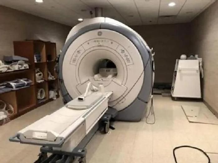 GE Signa 1.5T HDxT Optima