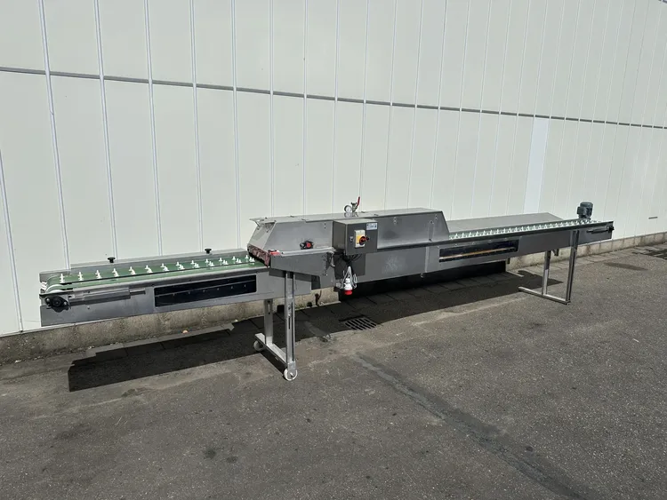 Van Lengerich Asparagus washing & cutting machine with double brush