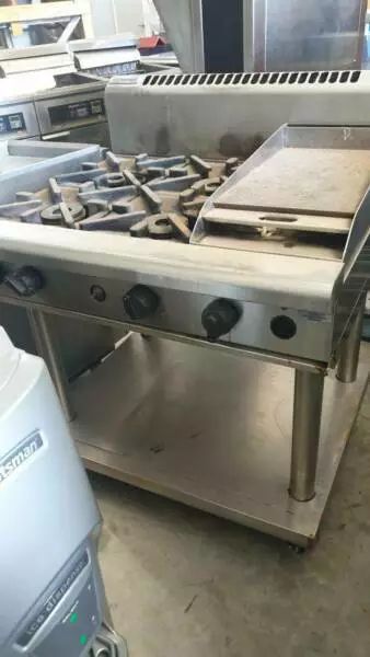 Waldorf Gas 4 Burner & Griddle