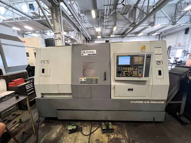 Hyundai-Kia Fanuc 21-TB 3500 RPM SKT 250M 3 Axis