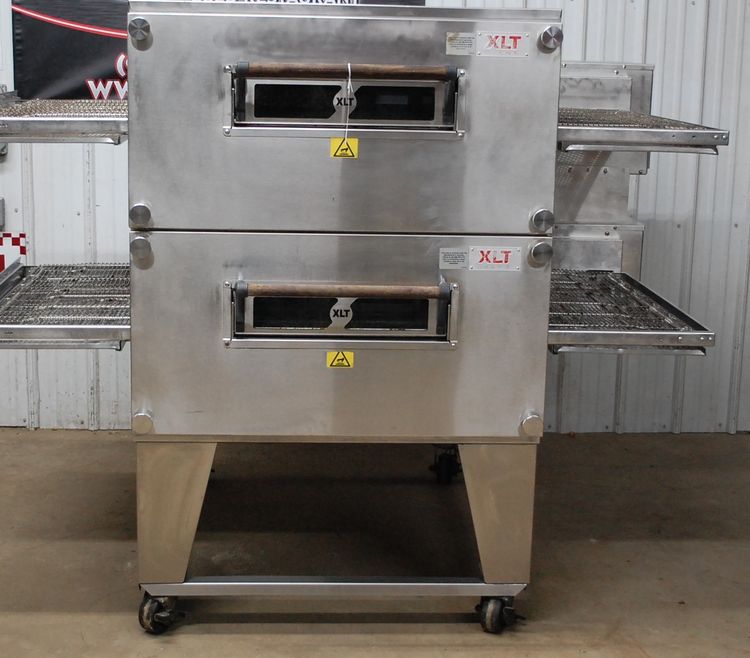 XLT  X3G-3240 Natural Gas  Conveyor Pizza Oven